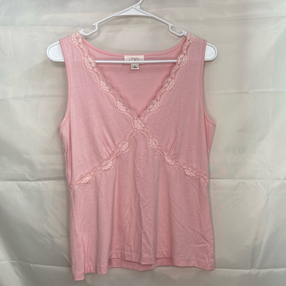 NWOT LOFT women’s light pink lace trim v-neck sleeveless shirt tank top summer M